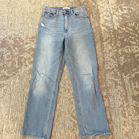 Abercrombie & Fitch Women's Ankle Straight Ultra High Rise Curve Love Size 4 - Picture 1 of 3